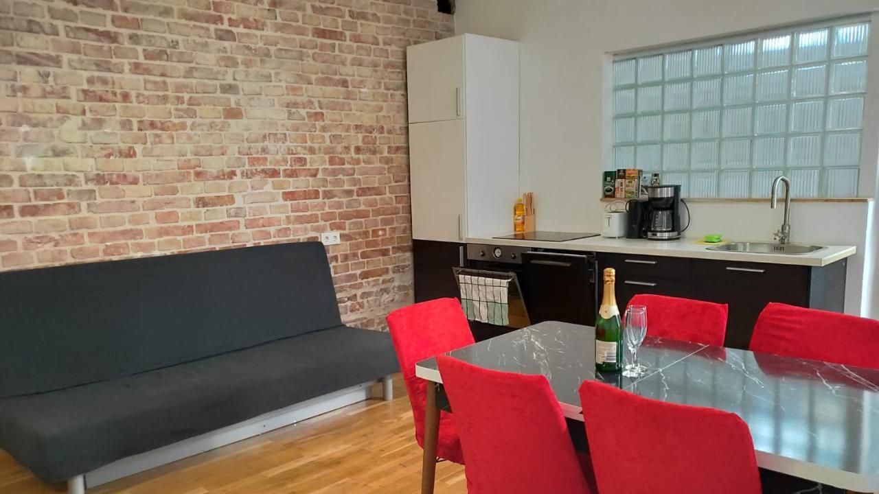 Cozynite Premium Apartment Stadthalle Вена Экстерьер фото
