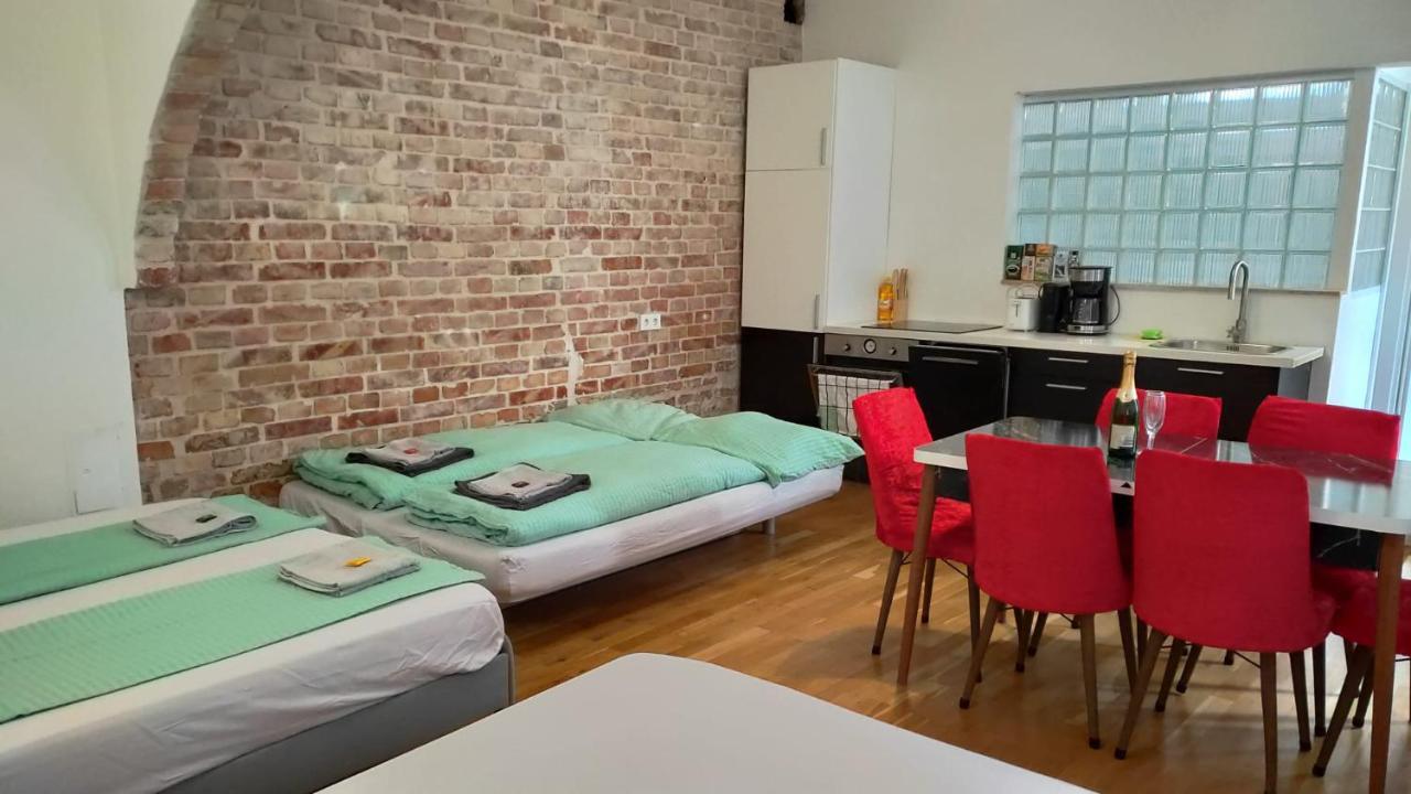 Cozynite Premium Apartment Stadthalle Вена Экстерьер фото