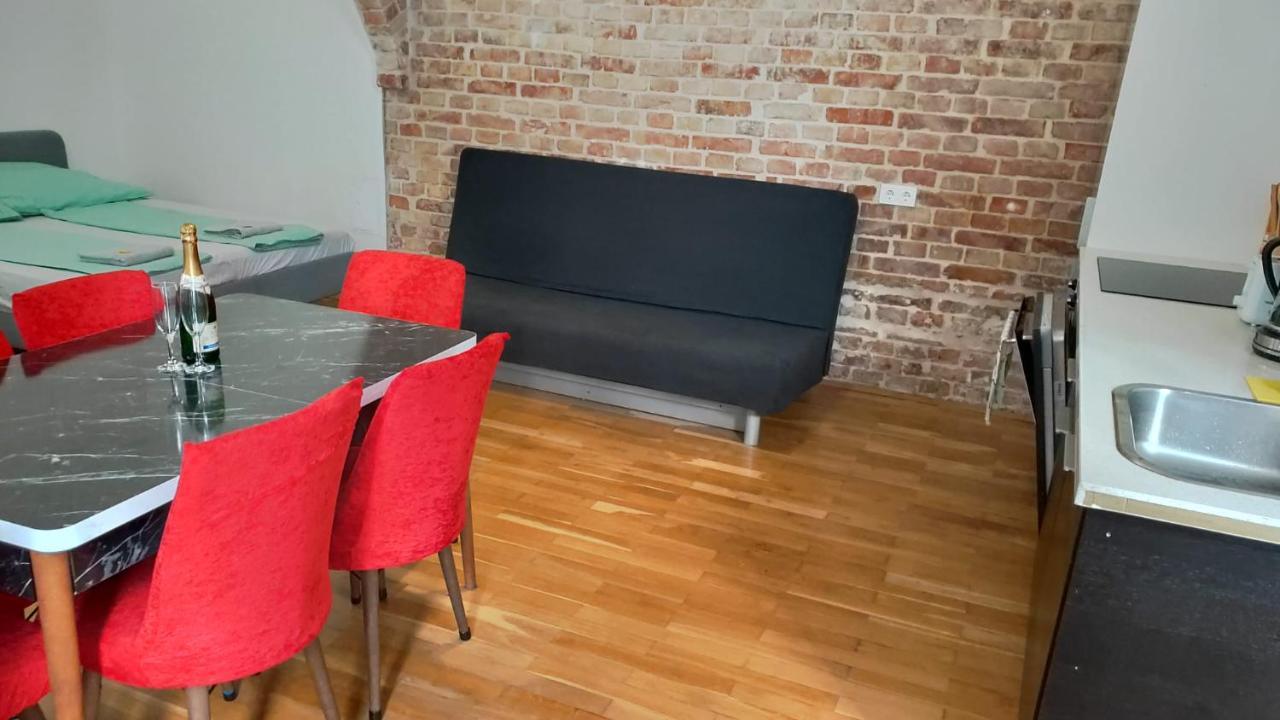 Cozynite Premium Apartment Stadthalle Вена Экстерьер фото
